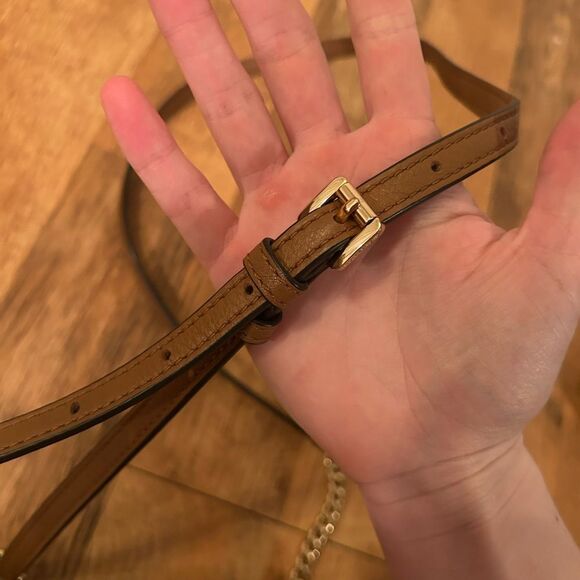 Michael Kors Tan Mott Logo Adjustable Buckle Magnet Crossbody and Zip Wallet - Picture 13 of 16